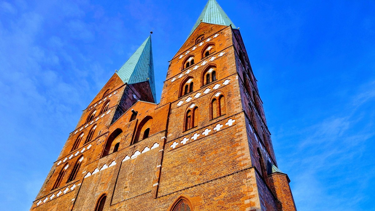 Gottesdienst zum Jahreswechsel mit Pauken und Trompeten mit Propst Oliver Erckens